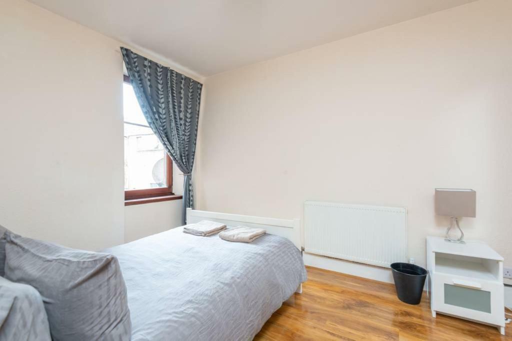 Ness Central Apartment - Greig Street อินเวอร์เนส ภายนอก รูปภาพ