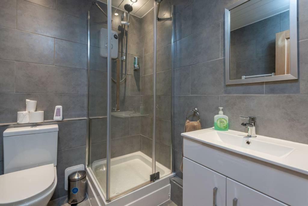Ness Central Apartment - Greig Street อินเวอร์เนส ภายนอก รูปภาพ
